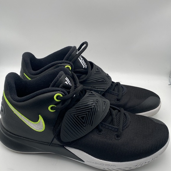 Kyrie Flytrap 3 'Black Volt' Women’s Sneakers BQ3060 001 Size 10 - Picture 4 of 7